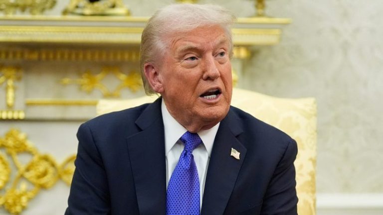 Trump dances with Malaysian performers as he kicks off Asia tour in lively fashion