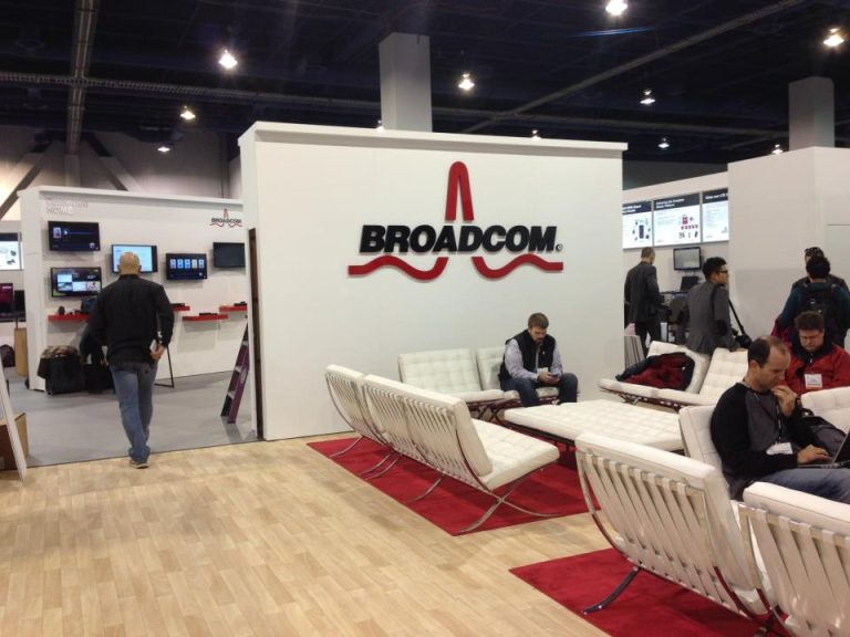 Broadcom stock plunges 6% today: is the AI trade cracking?